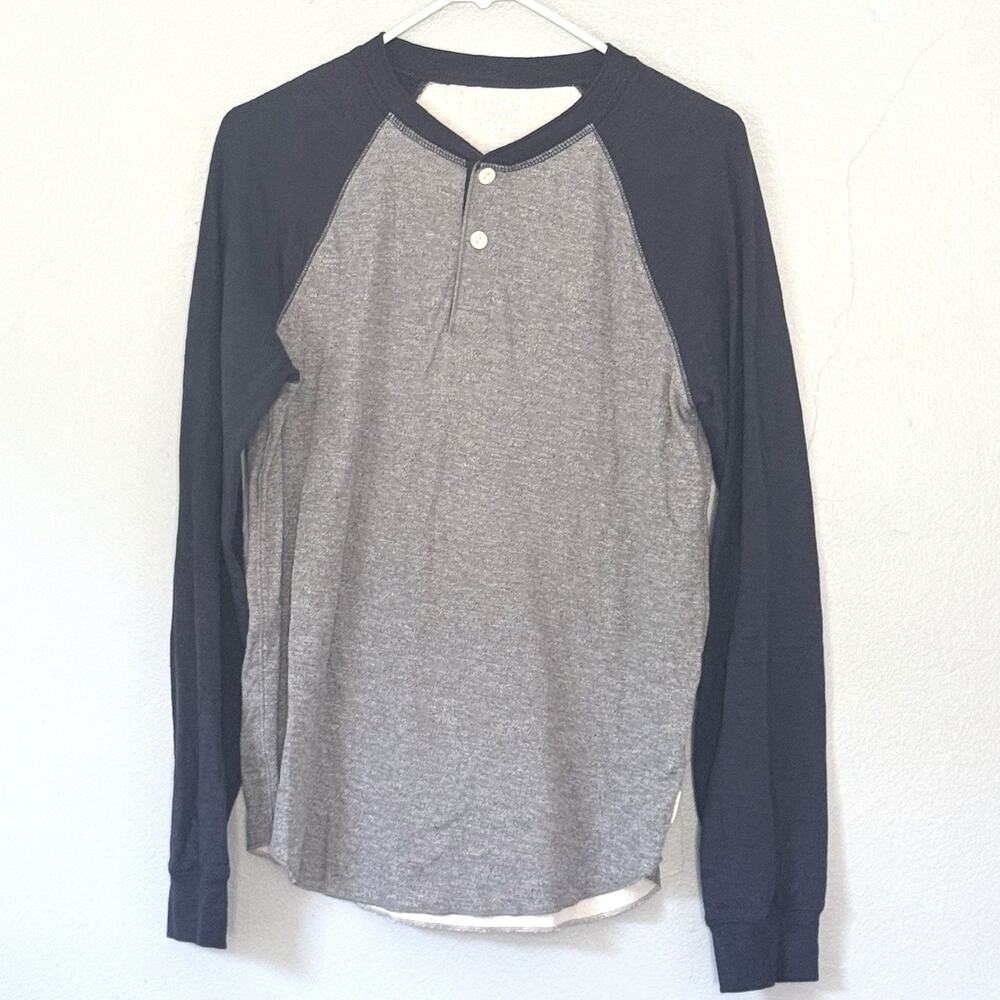 American Eagle Henley Shirt Small Gray Raglan Sleeve Super Soft Standard Fit